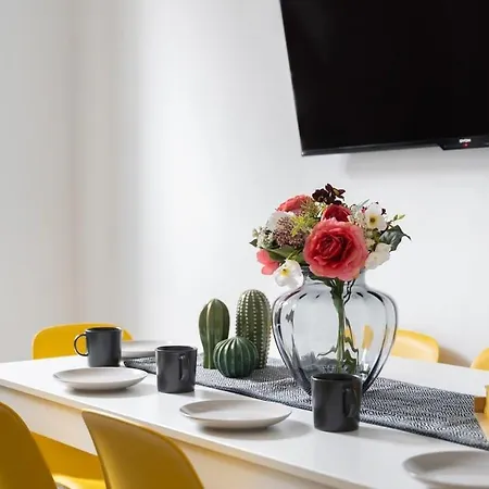 Apartamento 90m2 Fuer Bis Zu 12 Personen - Innenstadt *